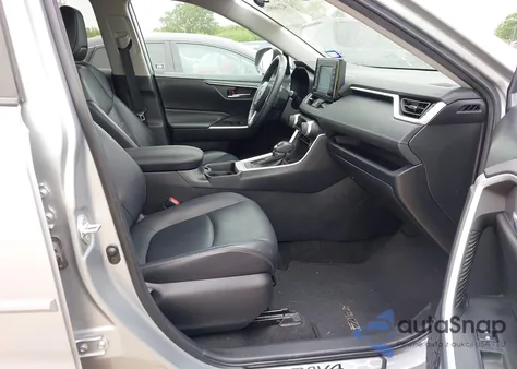 2020 Toyota Rav4 Xle Premium z USA, uszkodzony, nr VIN 2T3C1RFV7LW090037